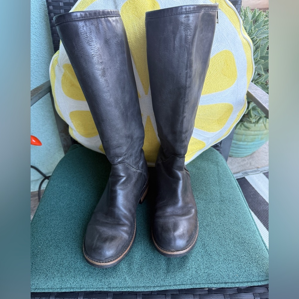 La CANADIENNE Black gorgeous leather boots for winter